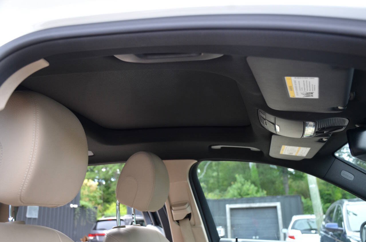 Used 2018 Mercedes-Benz GLC 300 4MATIC image 13