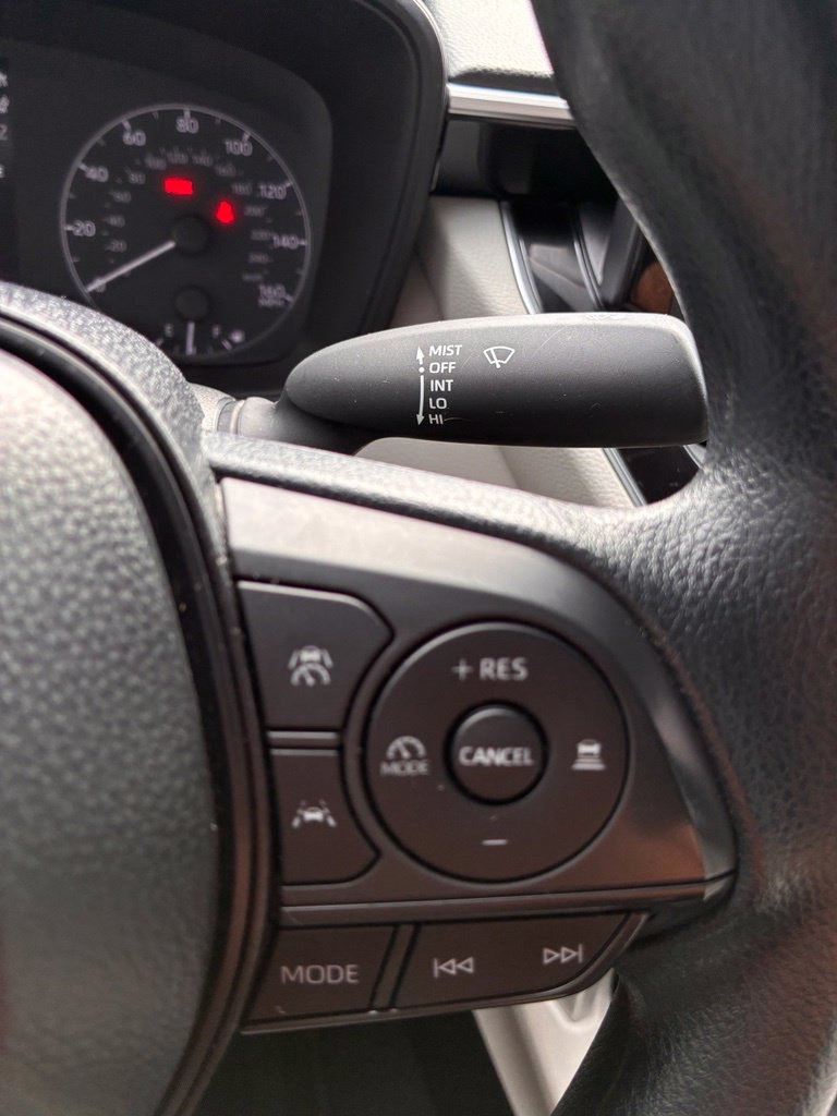 Used 2025 Toyota Corolla Cross L FWD image 33
