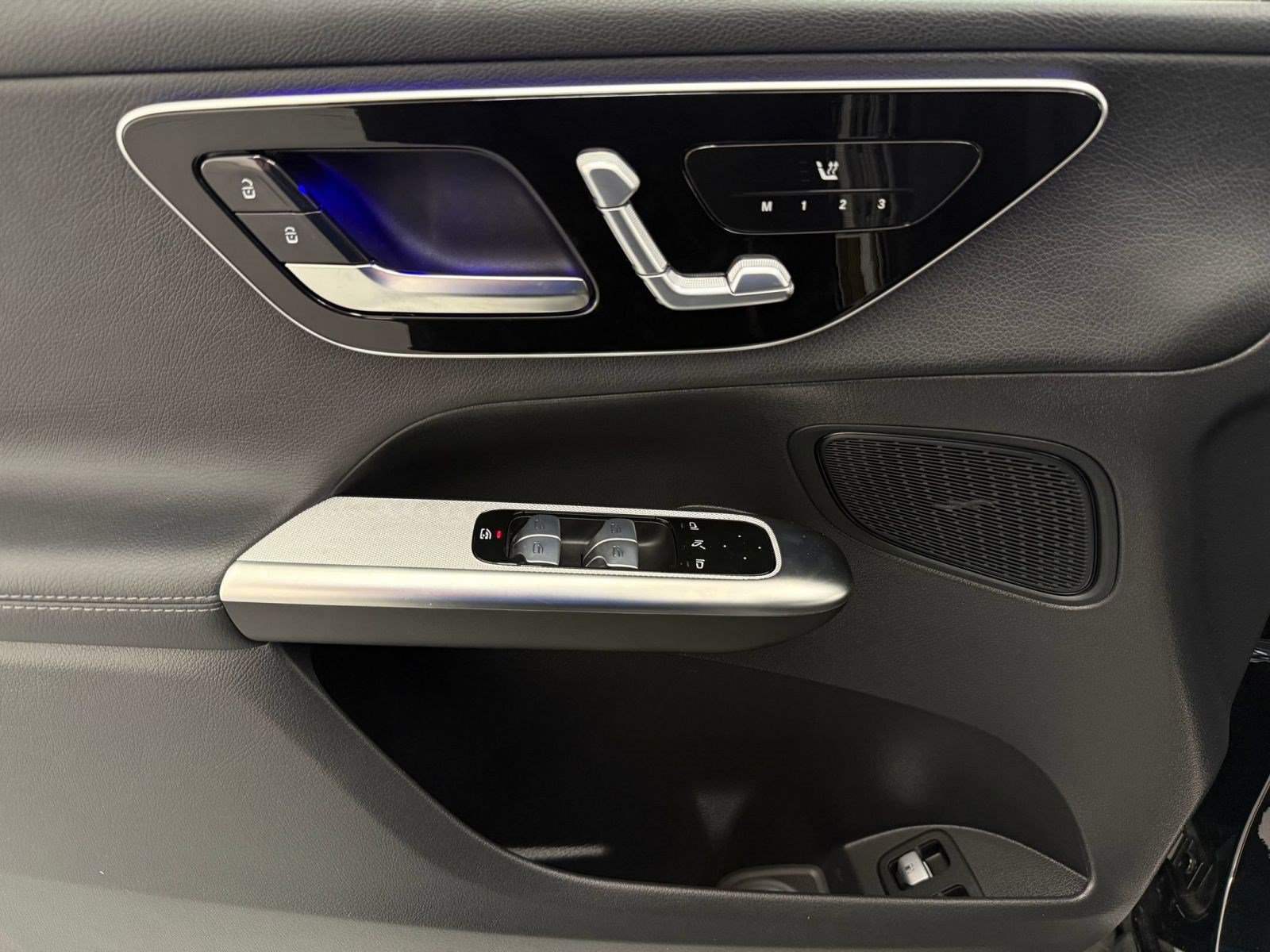 Certified 2025 Mercedes-Benz GLC 350e 4MATIC image 11