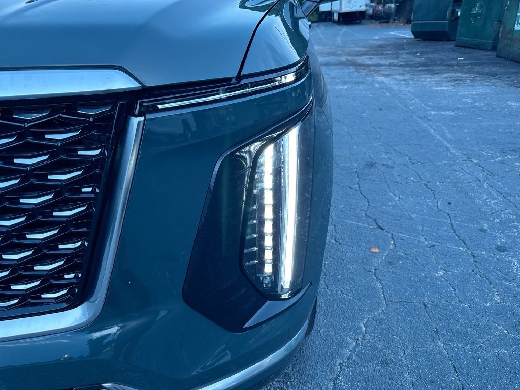 Used 2026 Cadillac Escalade ESV Luxury w/ Touring Package AWD/4WD image 10
