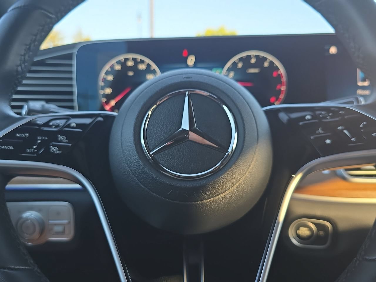 Used 2025 Mercedes-Benz GLE 350 4MATIC image 12