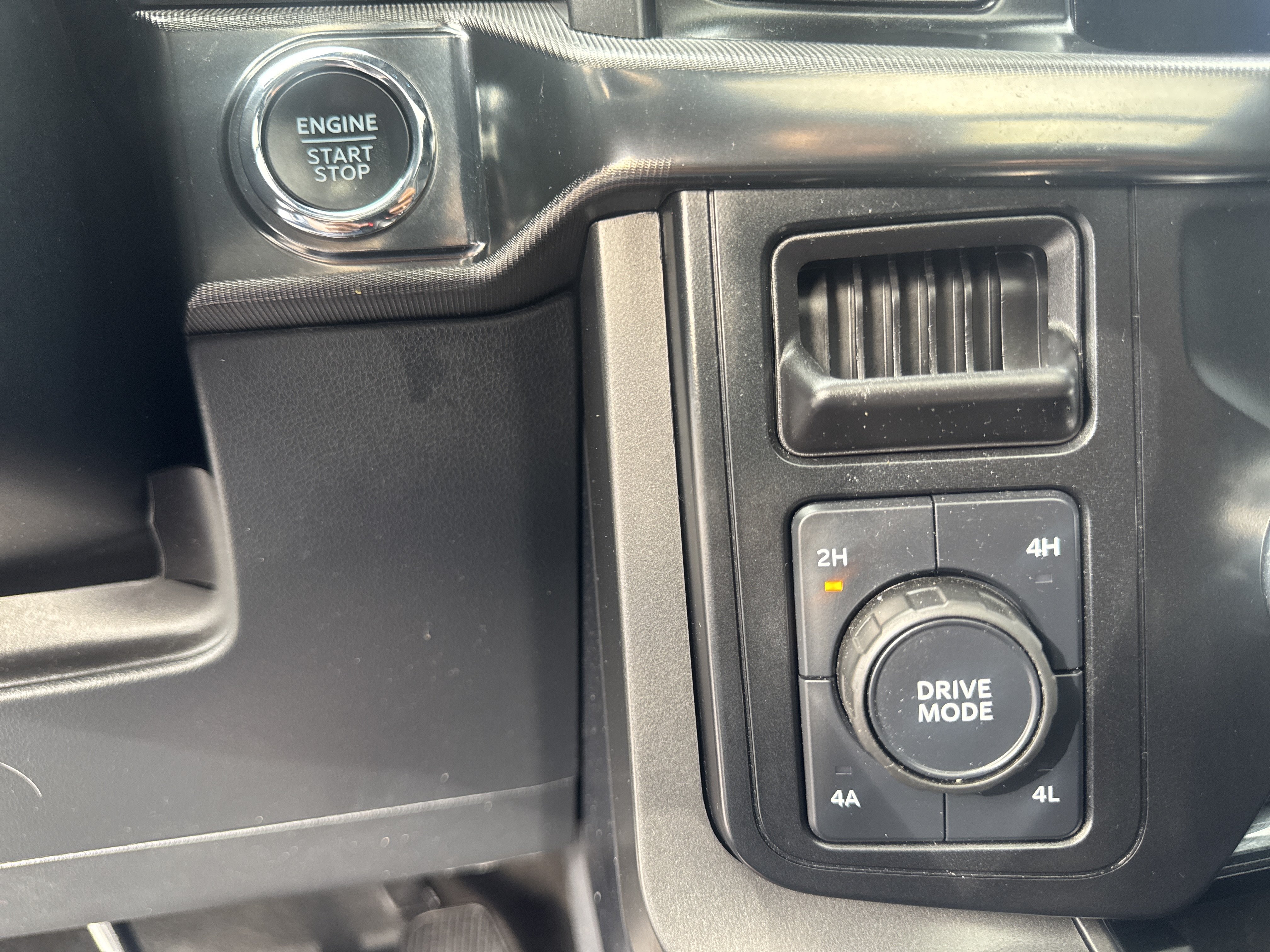 Certified 2024 Ford F150 Lariat AWD/4WD image 32
