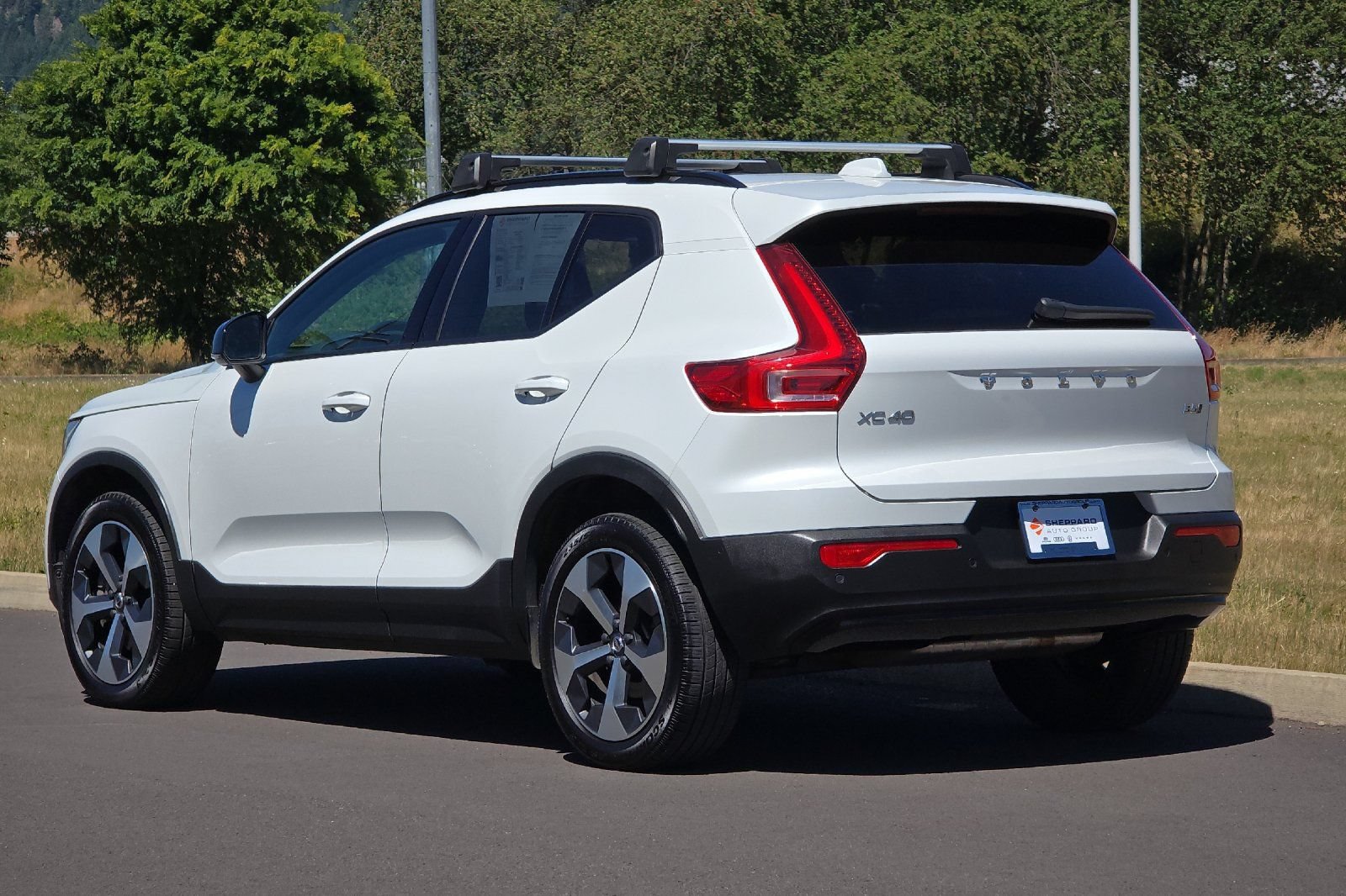 Used 2023 Volvo XC40 B5 Ultimate AWD/4WD image 5