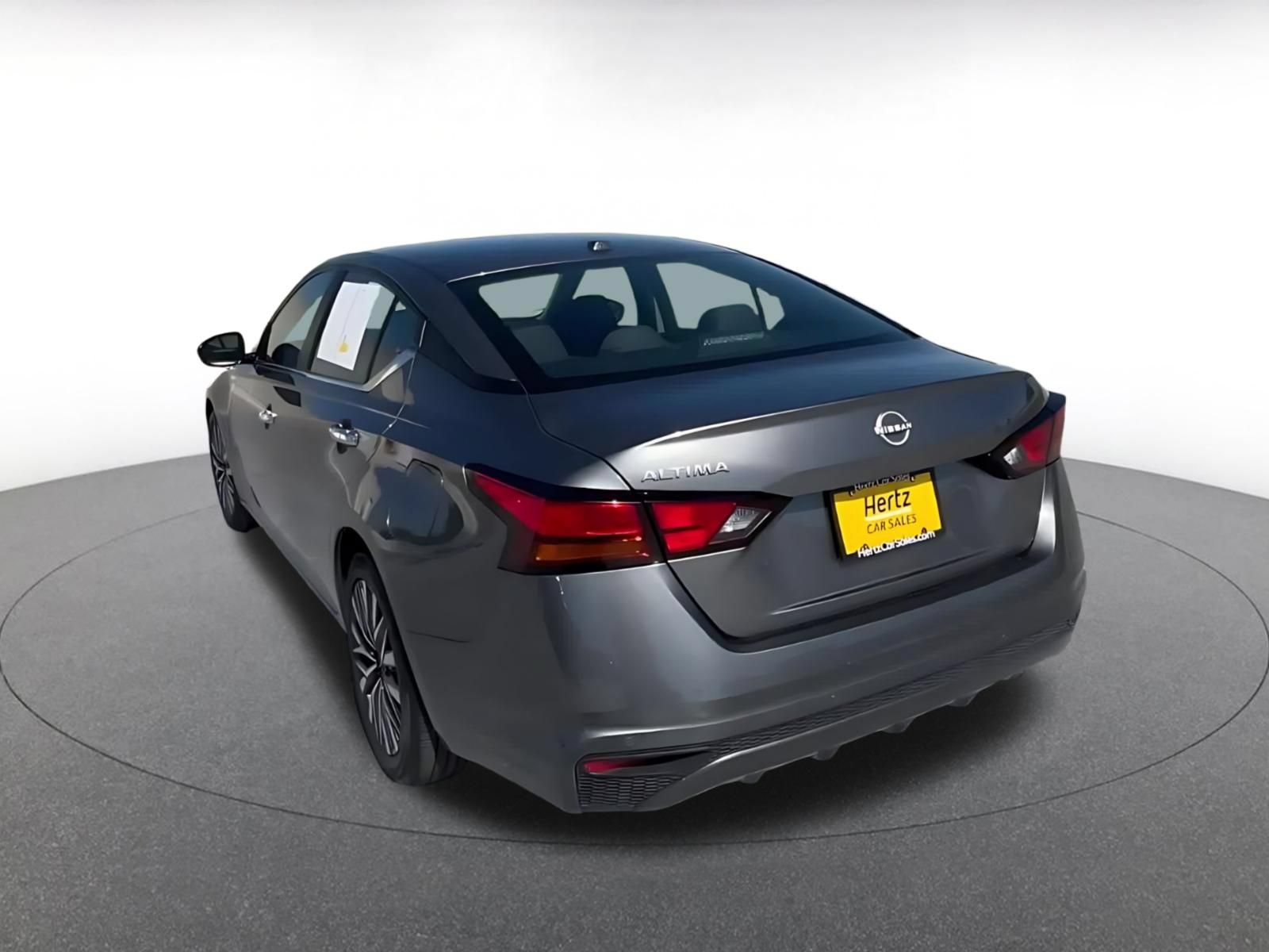 Used 2025 Nissan Altima 2.5 SV FWD image 9