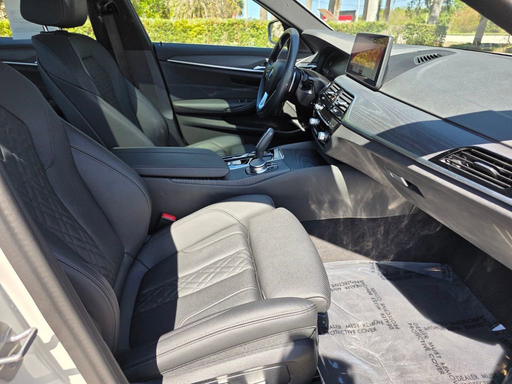 Used 2023 BMW 540i xDrive w/ Convenience Package image 10