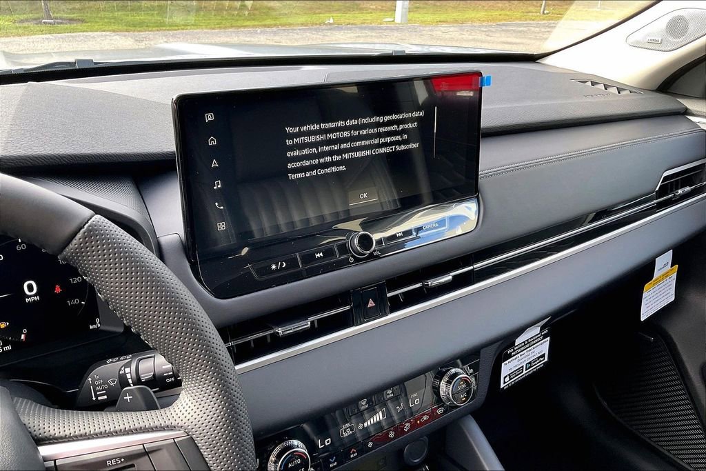 New 2026 Mitsubishi Outlander SEL image 7