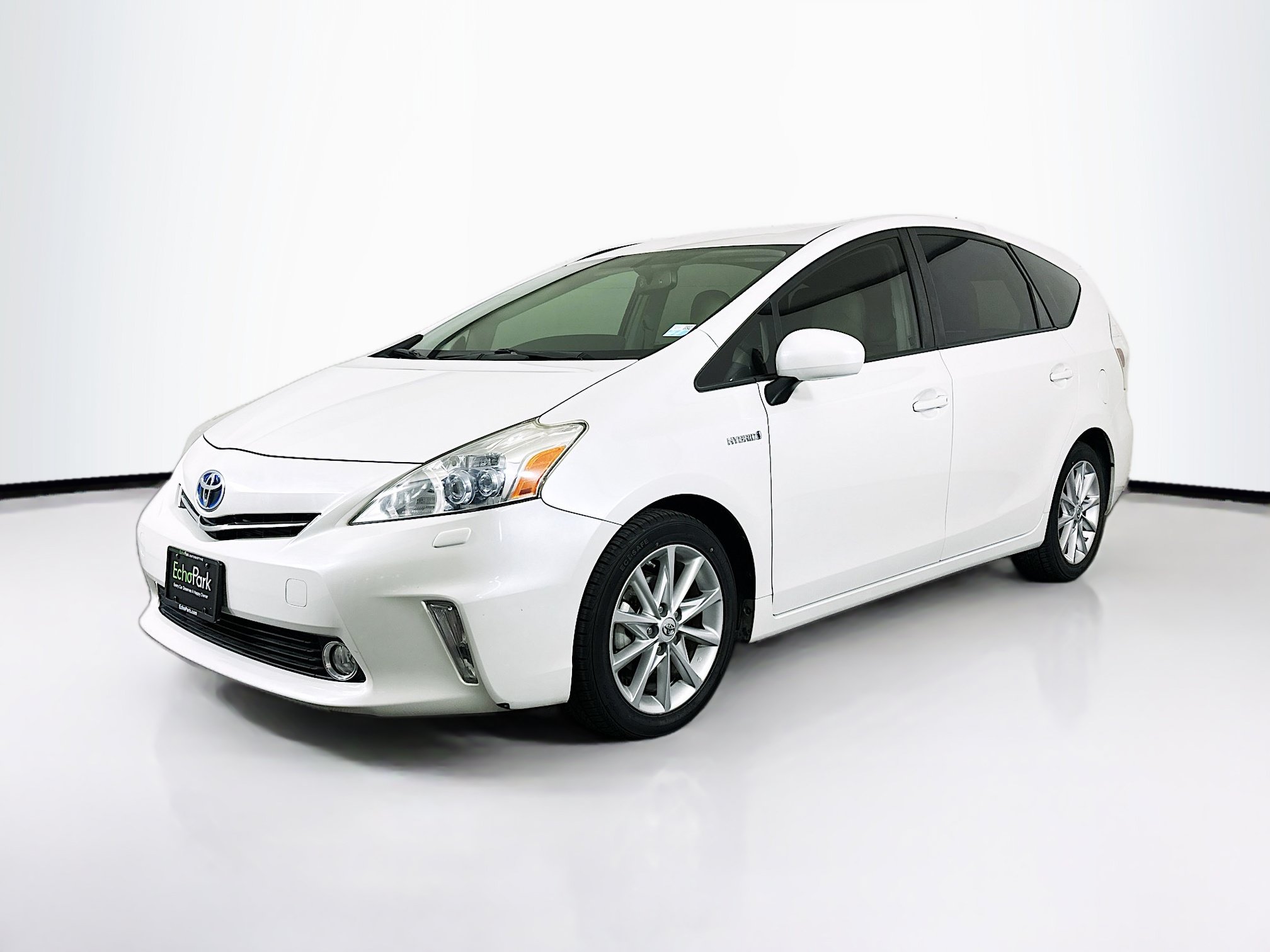 Used 2013 Toyota Prius V Five w/ Preferred Accessory Pkg FWD image 3
