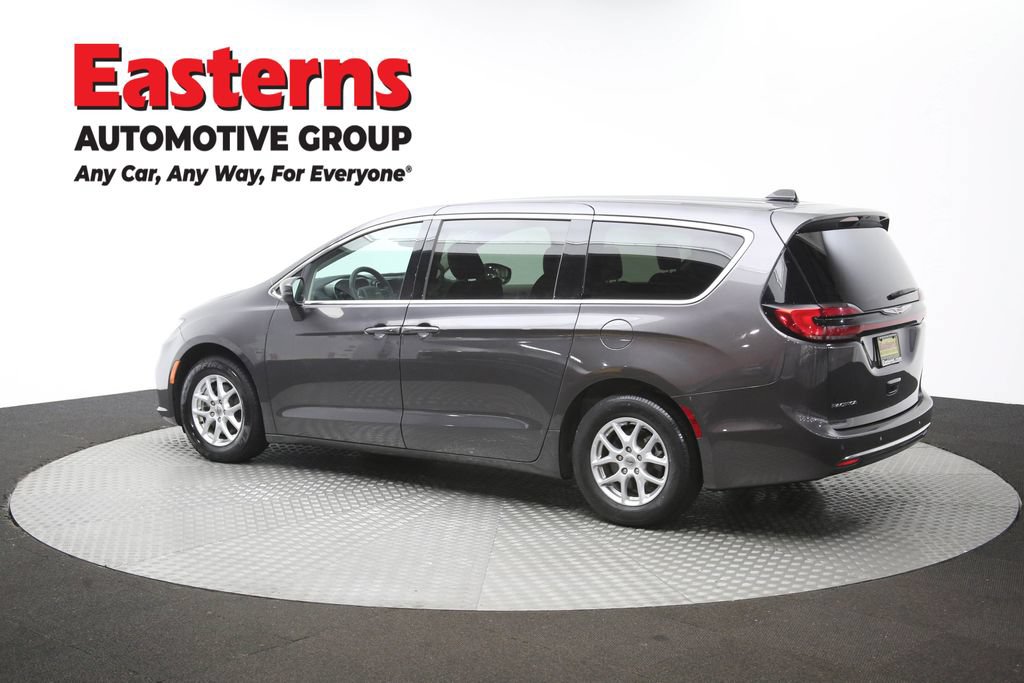 Used 2023 Chrysler Pacifica Touring-L FWD image 64
