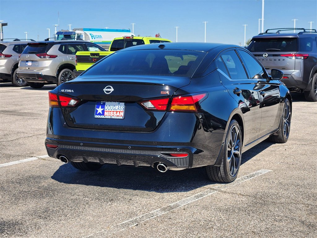 New 2025 Nissan Altima 2.5 SR image 3