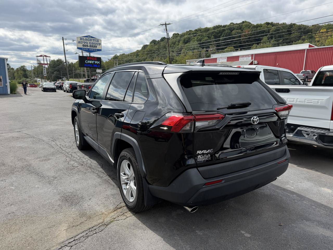 Used 2019 Toyota RAV4 XLE AWD/4WD image 6
