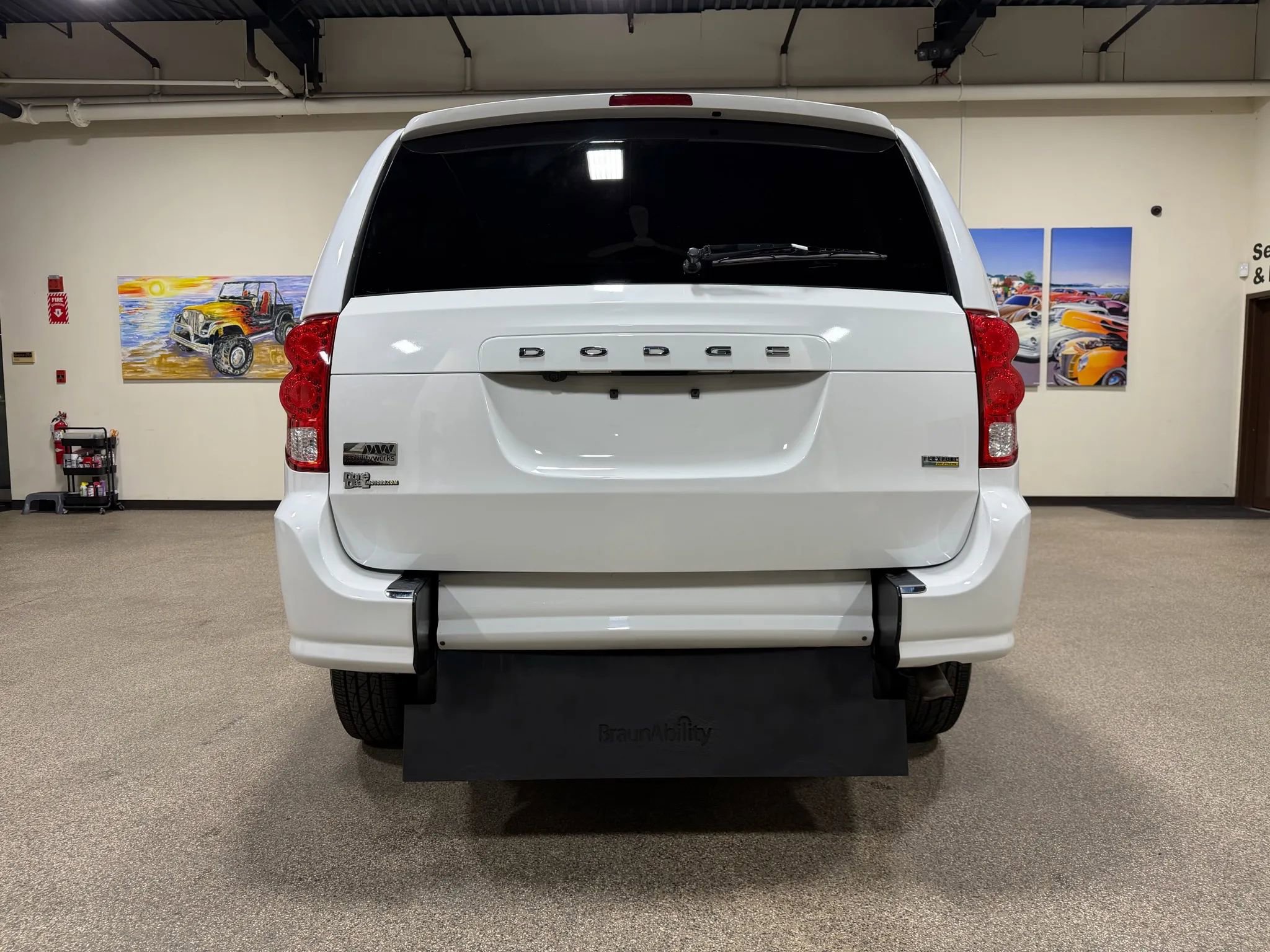 Used 2019 Dodge Grand Caravan SE image 7