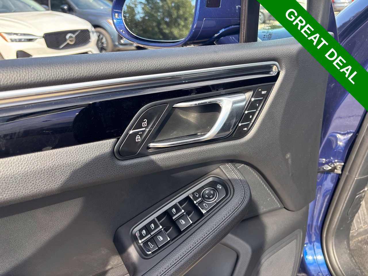 Used 2024 Porsche Macan w/ Premium Plus Package AWD/4WD image 18