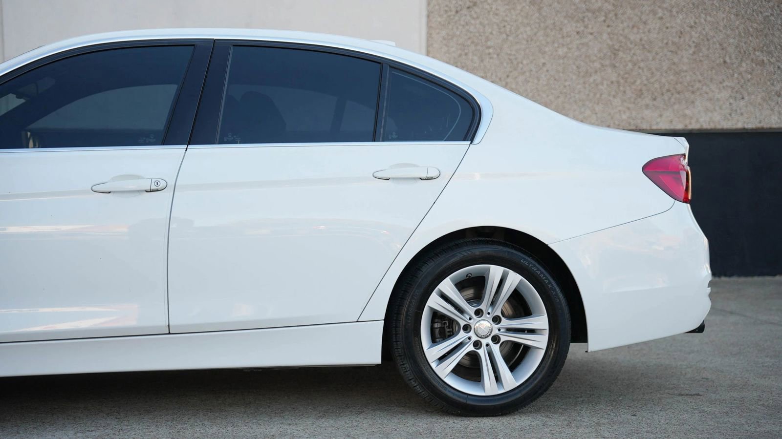 Used 2018 BMW 330i xDrive Sedan w/ Convenience Package image 13