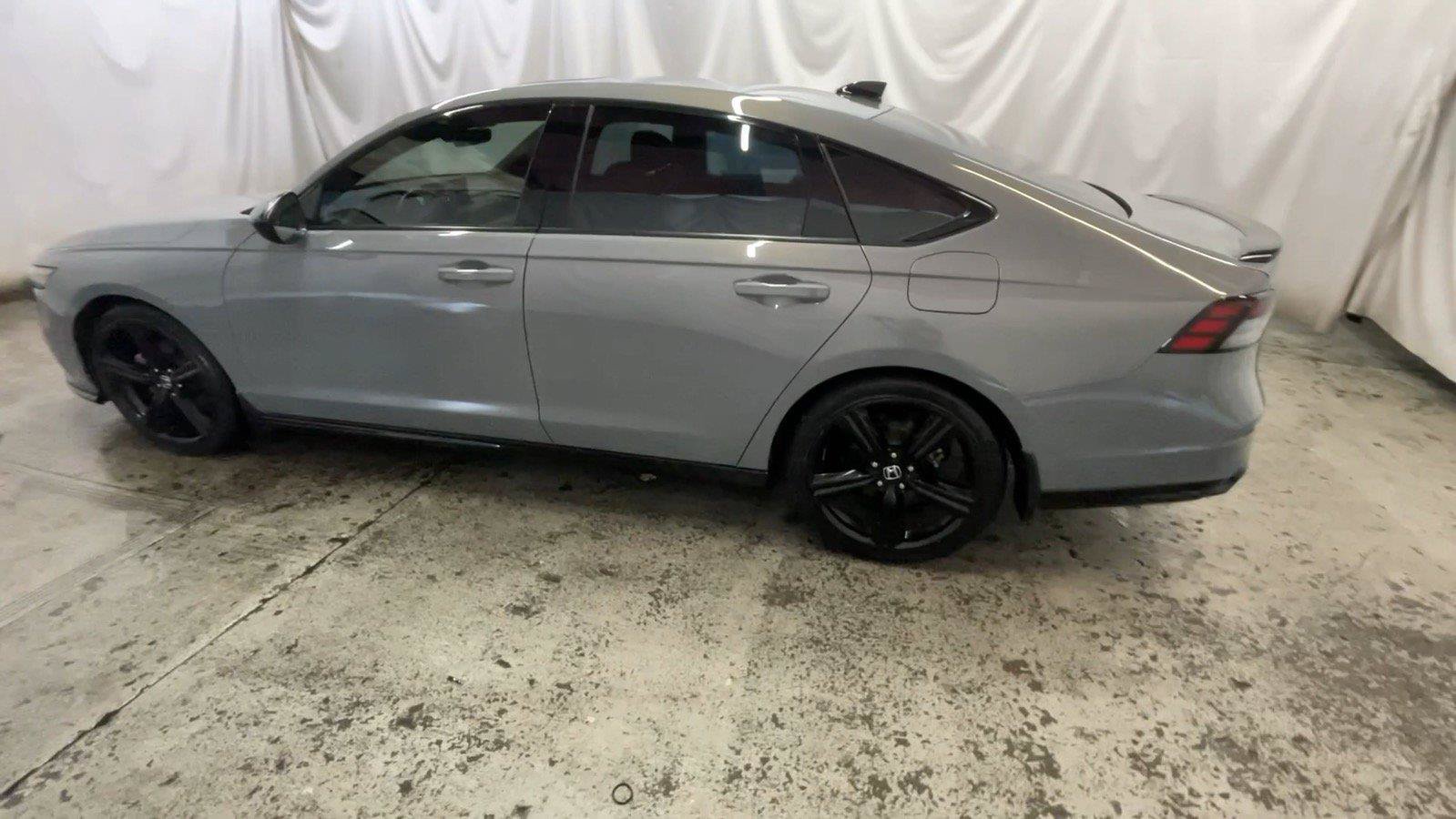 Used 2025 Honda Accord Sport image 11