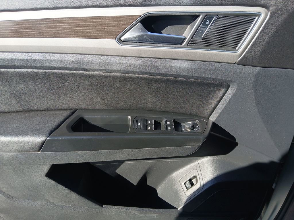 Used 2019 Volkswagen Atlas SE image 11