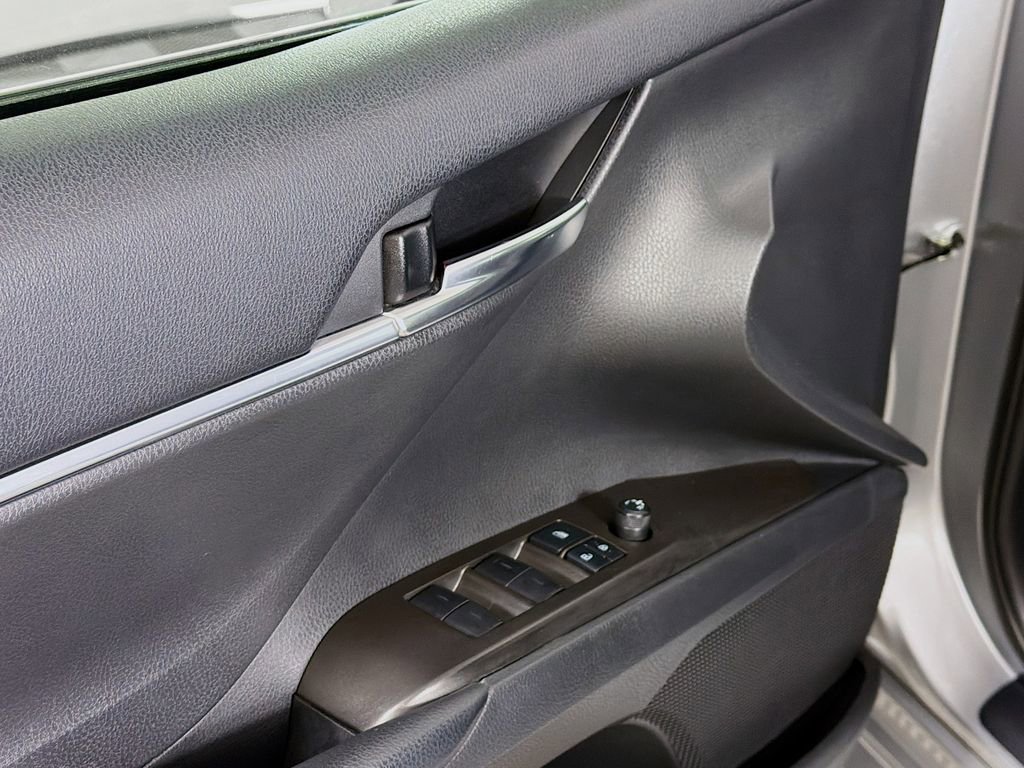 Used 2022 Toyota Camry LE image 19
