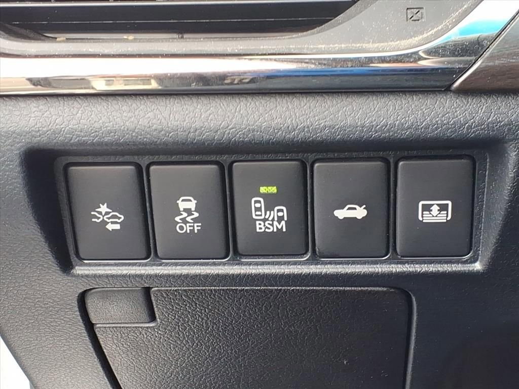 Used 2016 Toyota Avalon Limited w/ Toyota Safety Sense Package FWD image 23