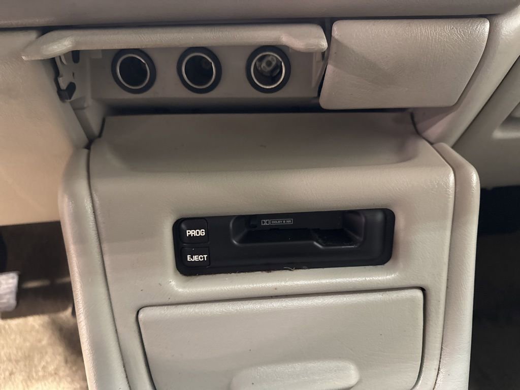 Used 2002 Chevrolet Tahoe LT image 18