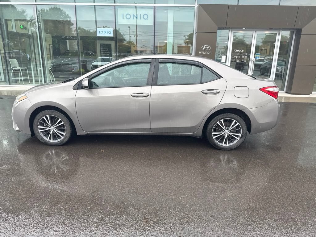Used 2016 Toyota Corolla LE Premium FWD image 8