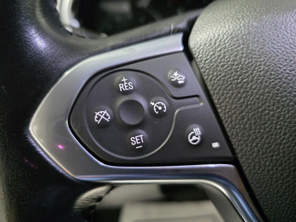 Used 2021 Chevrolet Traverse LT AWD/4WD image 14