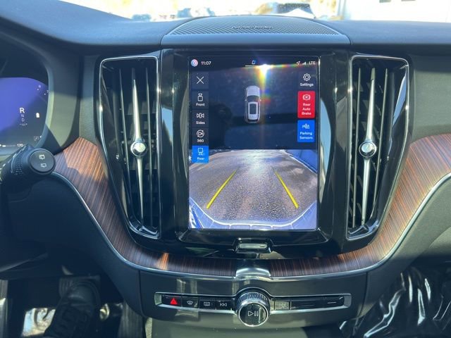 Certified 2023 Volvo XC60 B5 Plus image 33