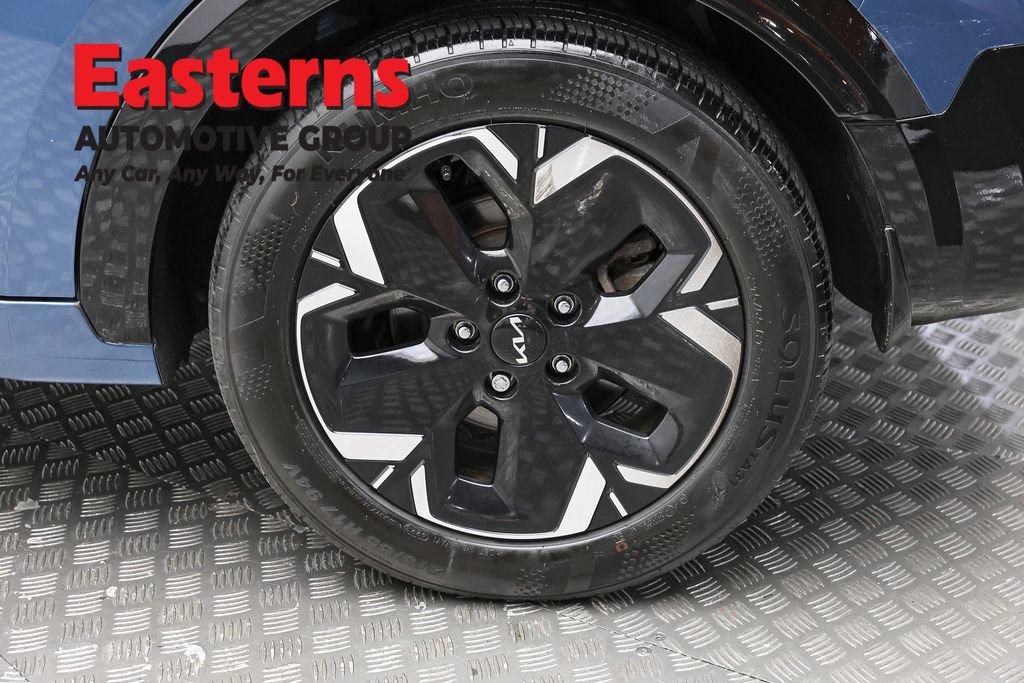 Used 2024 Kia Niro Wind w/ Wind Preserve Package FWD image 9