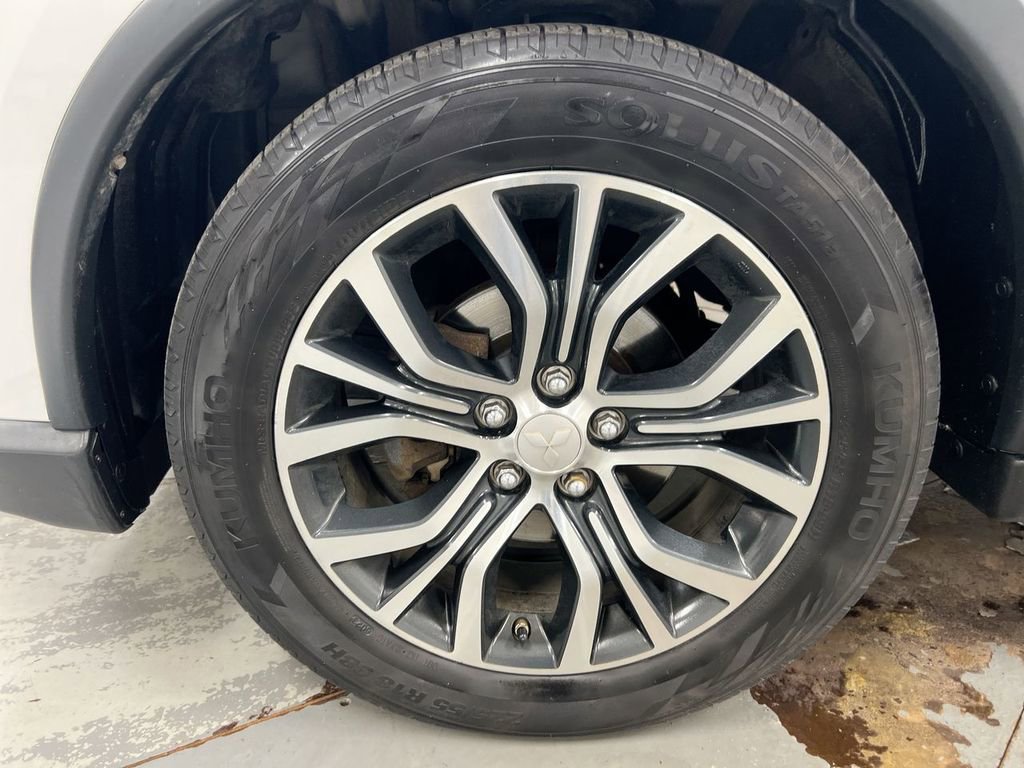 Used 2016 Mitsubishi Outlander SE AWD/4WD image 26