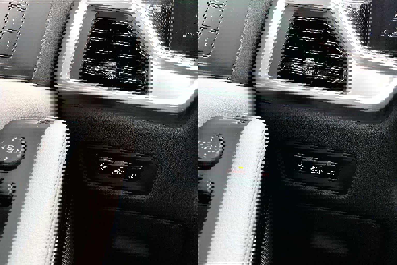 Used 2024 BMW X5 sDrive40i w/ M Sport Package image 36