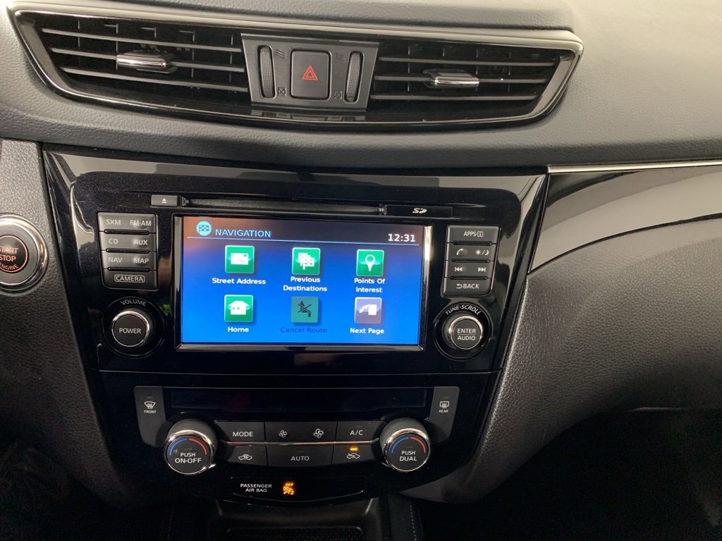 Used 2018 Nissan Rogue Sport SL image 11