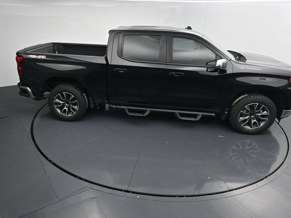 Used 2022 Chevrolet Silverado 1500 LT AWD/4WD image 31