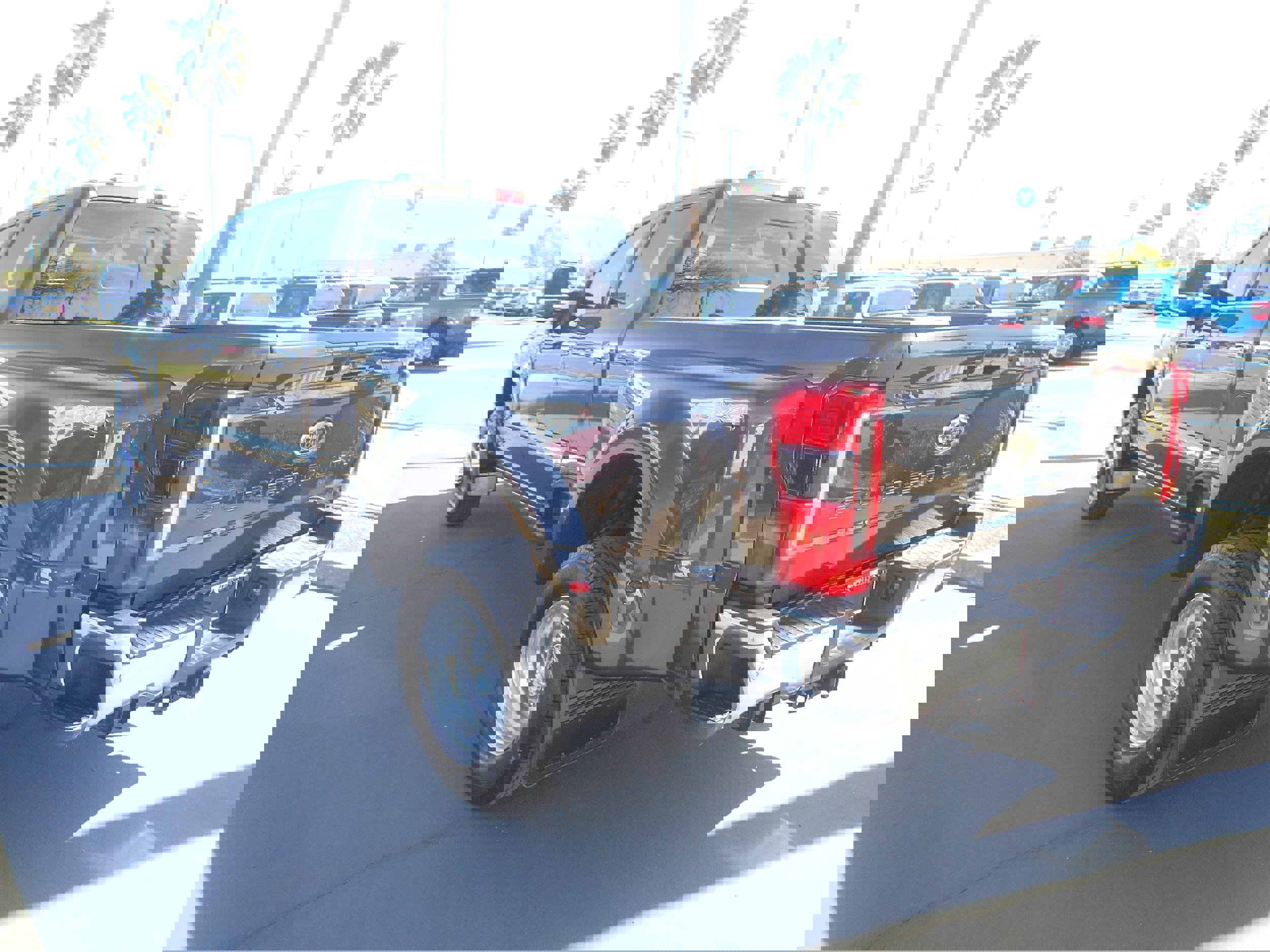 Used 2025 Ford F350 Lariat w/ Lariat Ultimate Package image 3