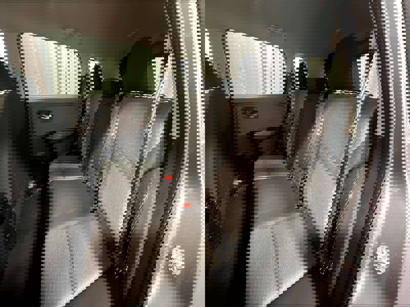 Used 2022 Nissan Rogue SV image 15