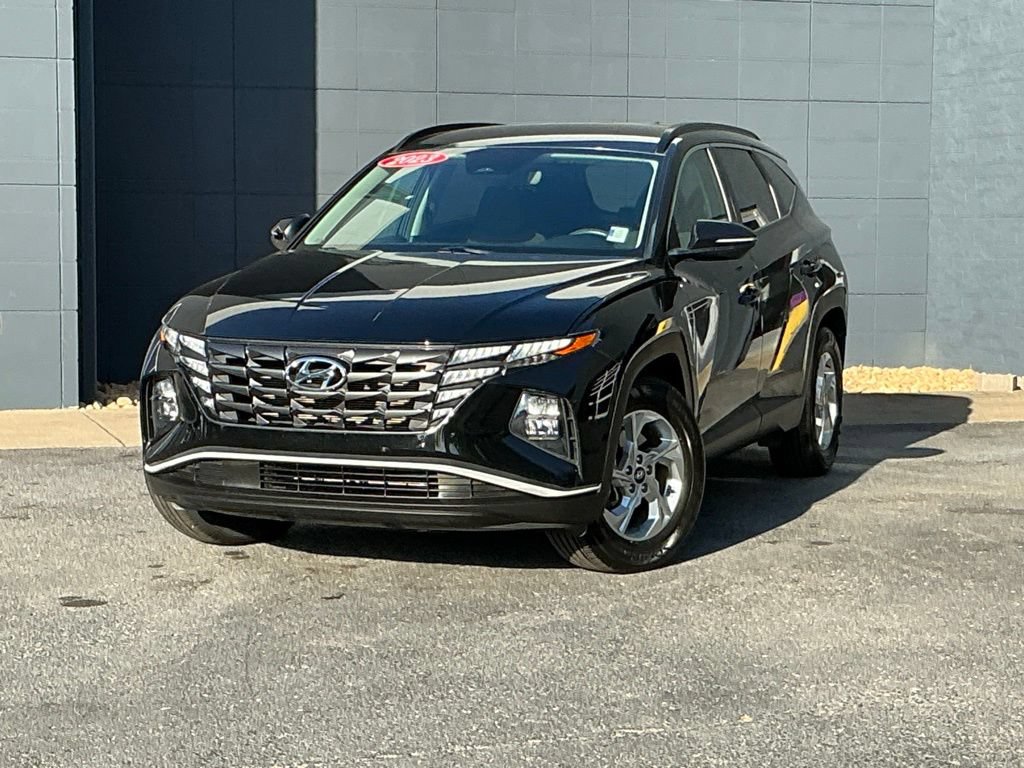 Used 2023 Hyundai Tucson SEL FWD image 2