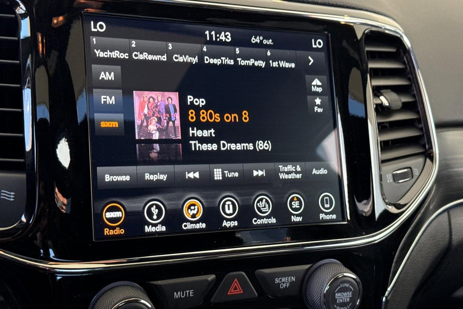 Used 2019 Jeep Grand Cherokee Limited AWD/4WD image 23
