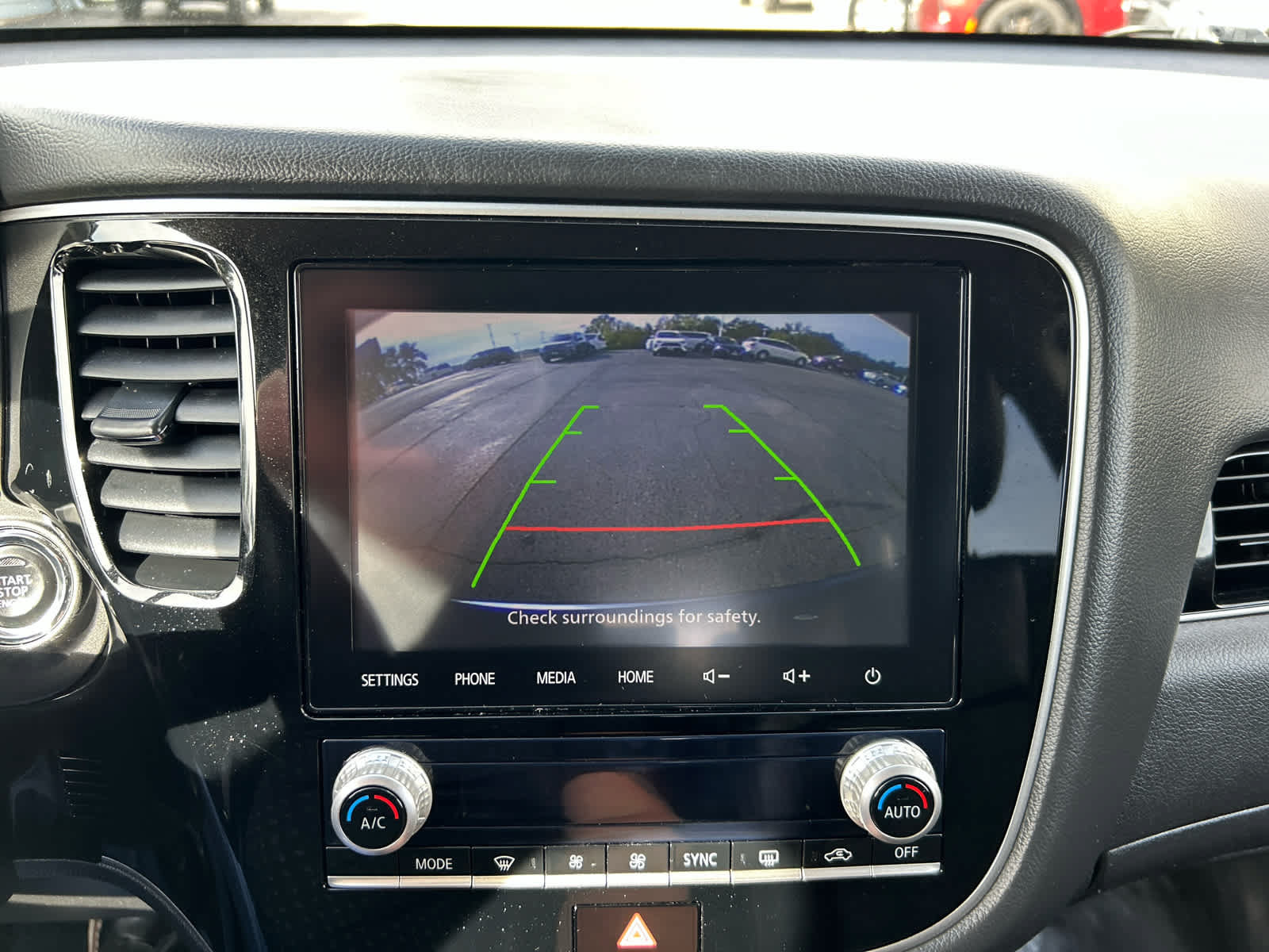 Used 2020 Mitsubishi Outlander SE FWD image 17