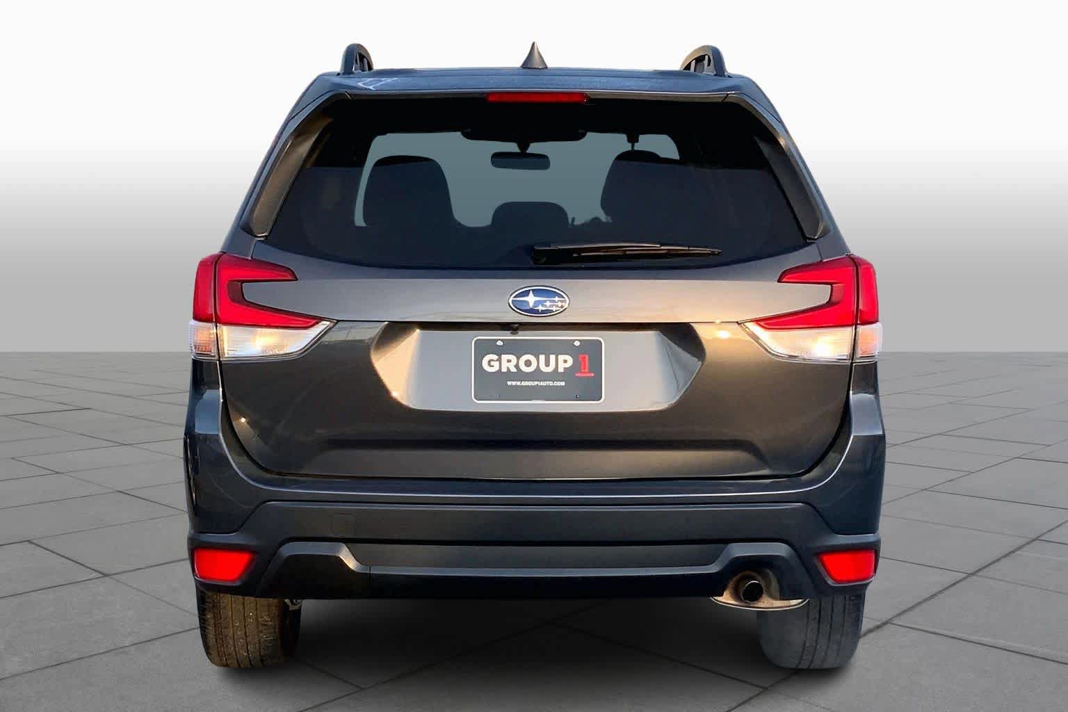 Used 2022 Subaru Forester Premium image 5