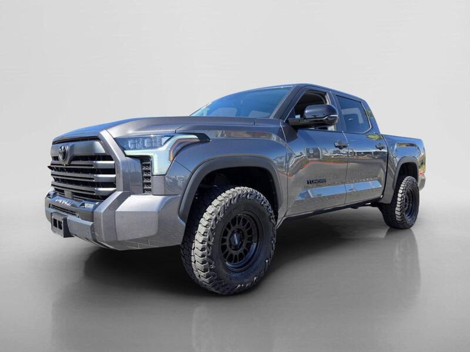 Used 2024 Toyota Tundra Limited AWD/4WD image 8