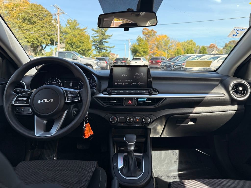 Used 2023 Kia Forte LXS w/ LXS Technology Package image 18