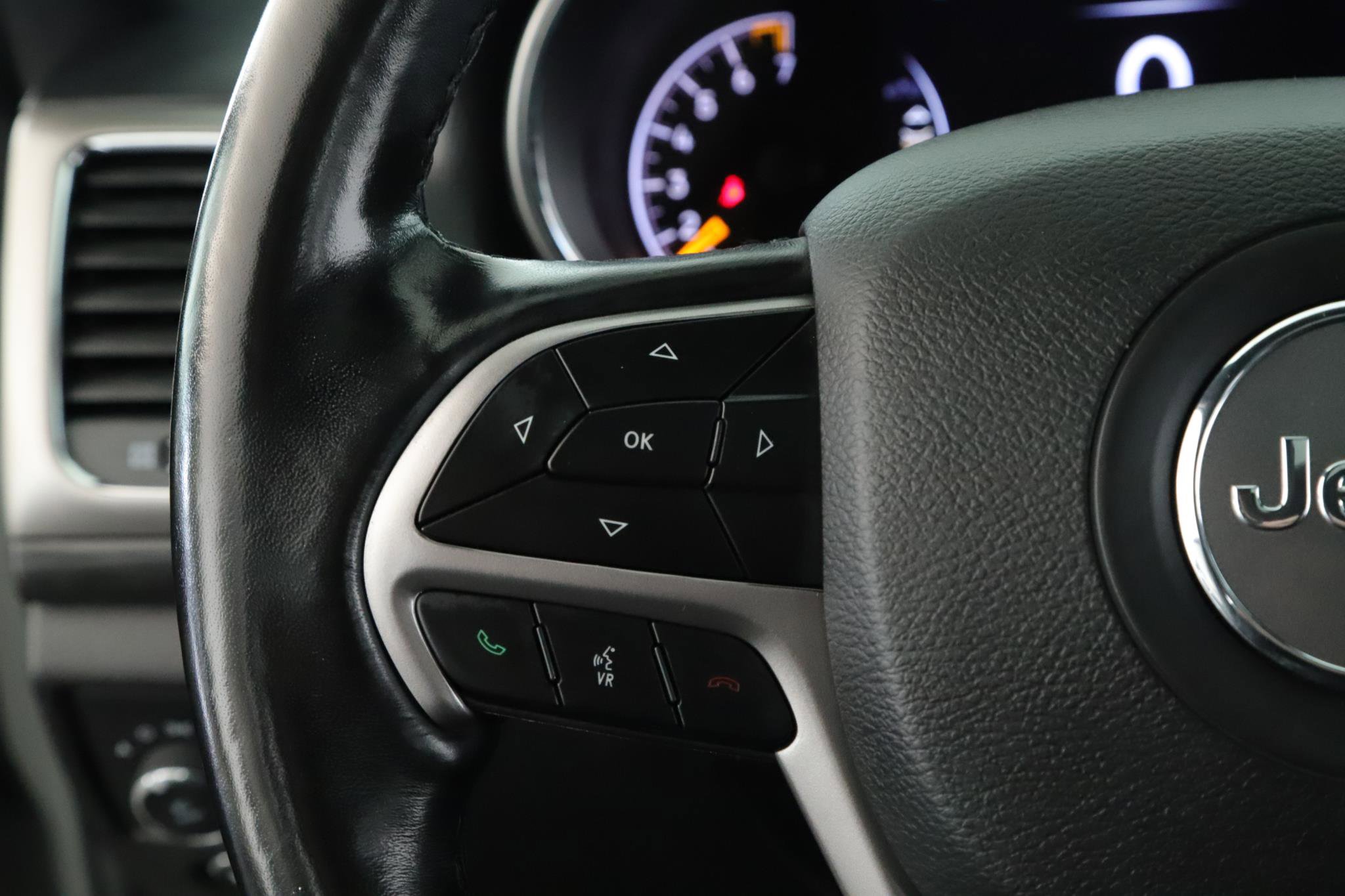 Used 2021 Jeep Grand Cherokee Laredo X image 11