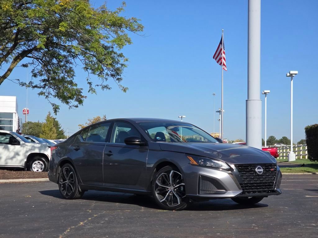 Used 2024 Nissan Altima 2.5 SR