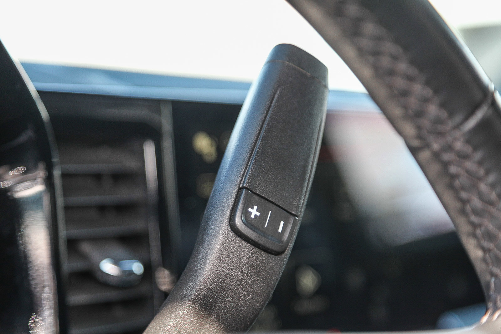 Used 2024 GMC Sierra 1500 SLE image 18