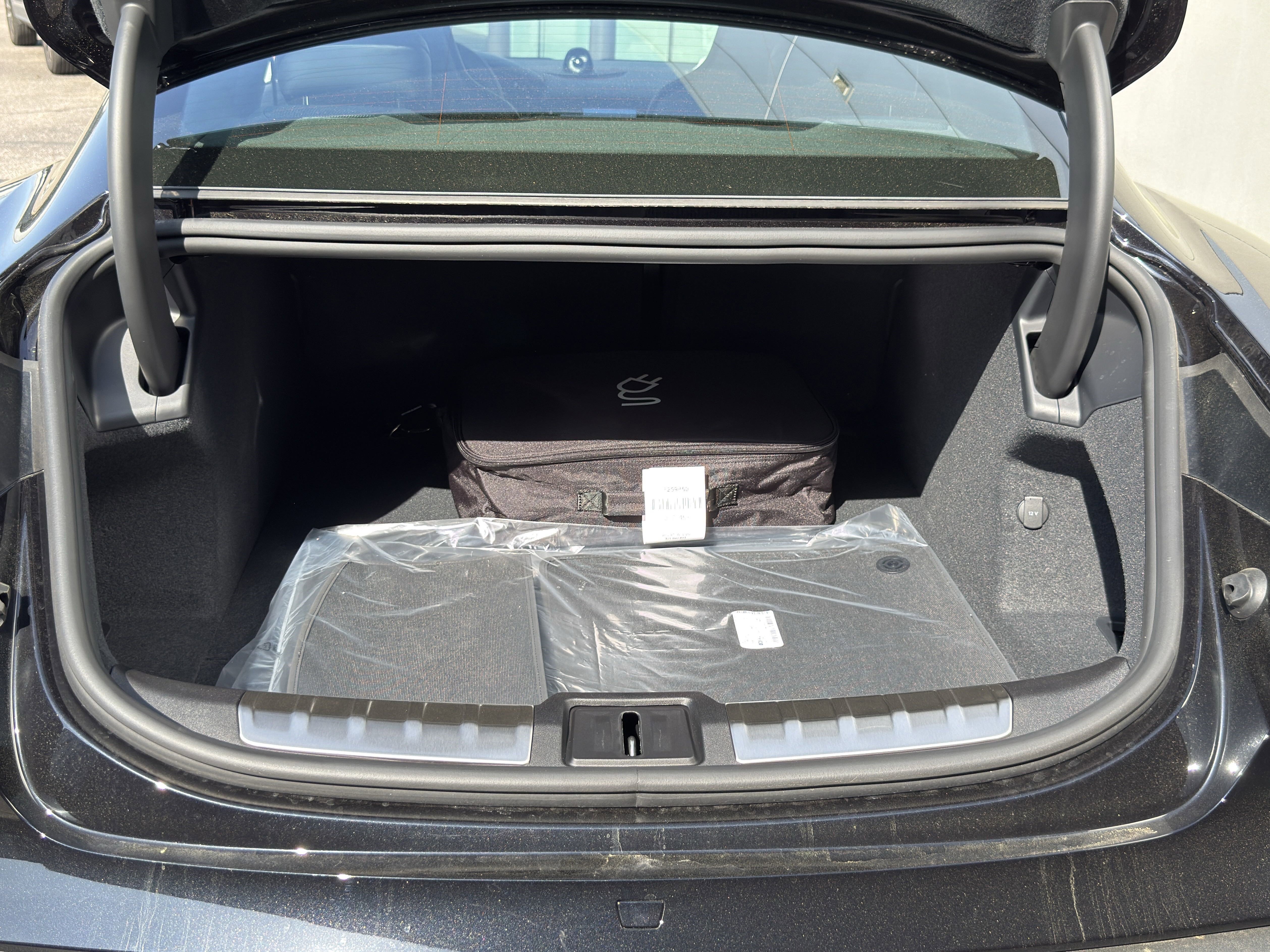 Used 2025 Porsche Taycan image 16