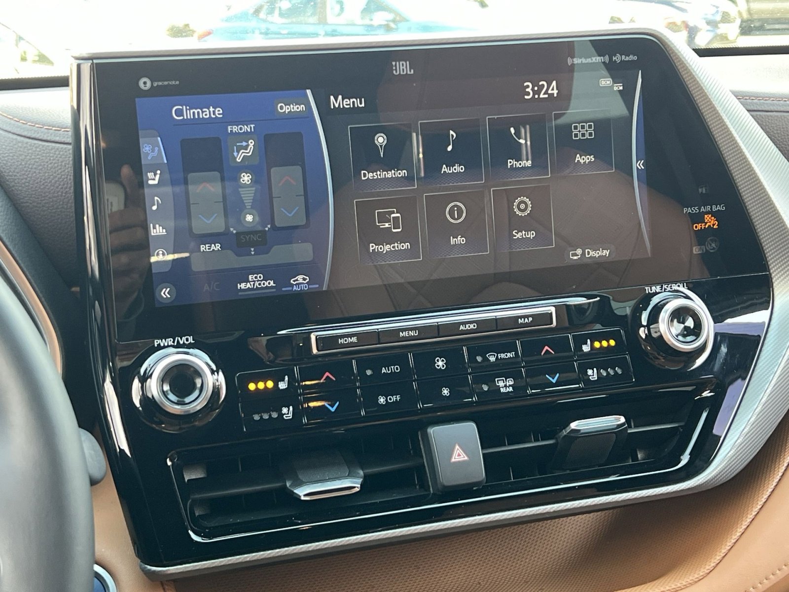 Used 2020 Toyota Highlander Platinum image 16