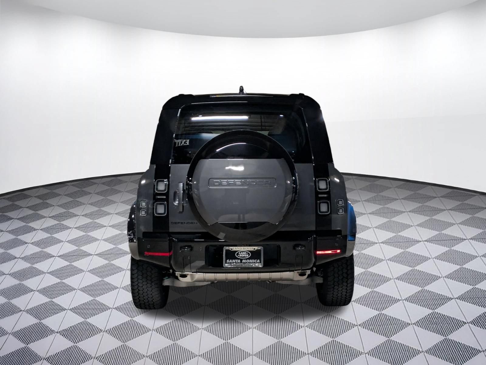 New 2026 Land Rover Defender 110 X-Dynamic SE AWD/4WD image 4