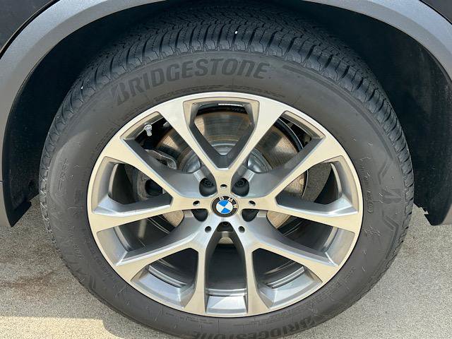 Certified 2024 BMW X5 xDrive40i w/ Premium Package AWD/4WD image 31