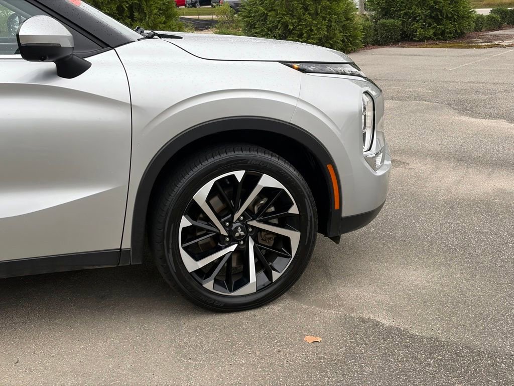 Used 2024 Mitsubishi Outlander SE image 8