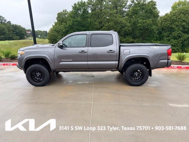 Used 2016 Toyota Tacoma TRD Sport w/ Premium & Technology Package RWD image 7
