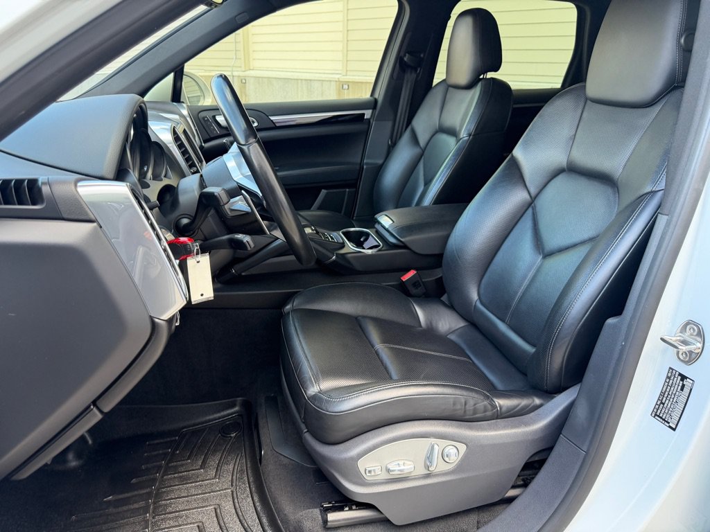 Used 2015 Porsche Cayenne S AWD/4WD image 13