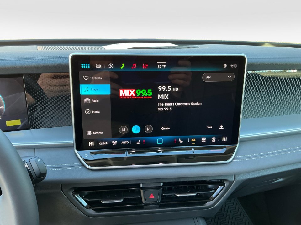 New 2026 Volkswagen Tiguan SE AWD/4WD image 16