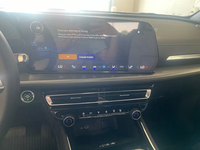 New 2025 Chevrolet Traverse LT w/ LPO, Floor Liner Package image 17